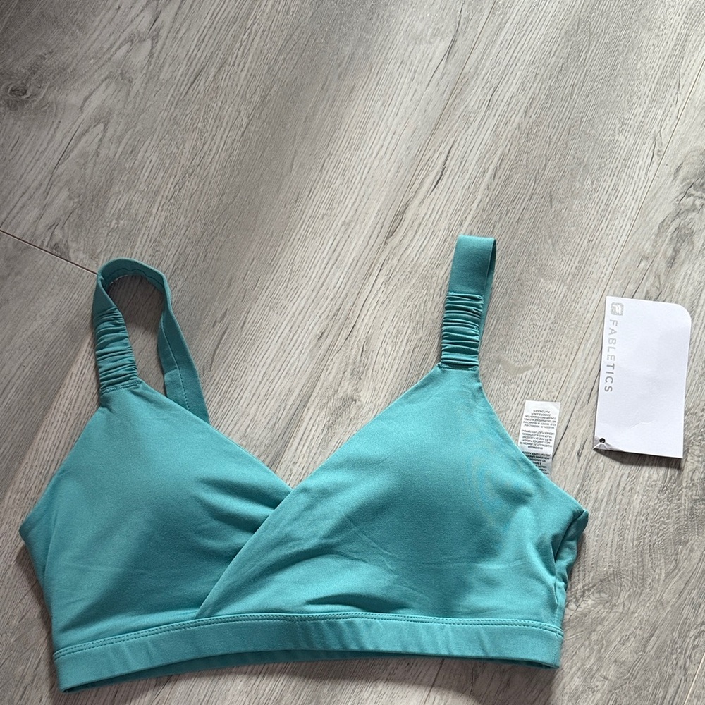 Fabletics sports bra size medium new